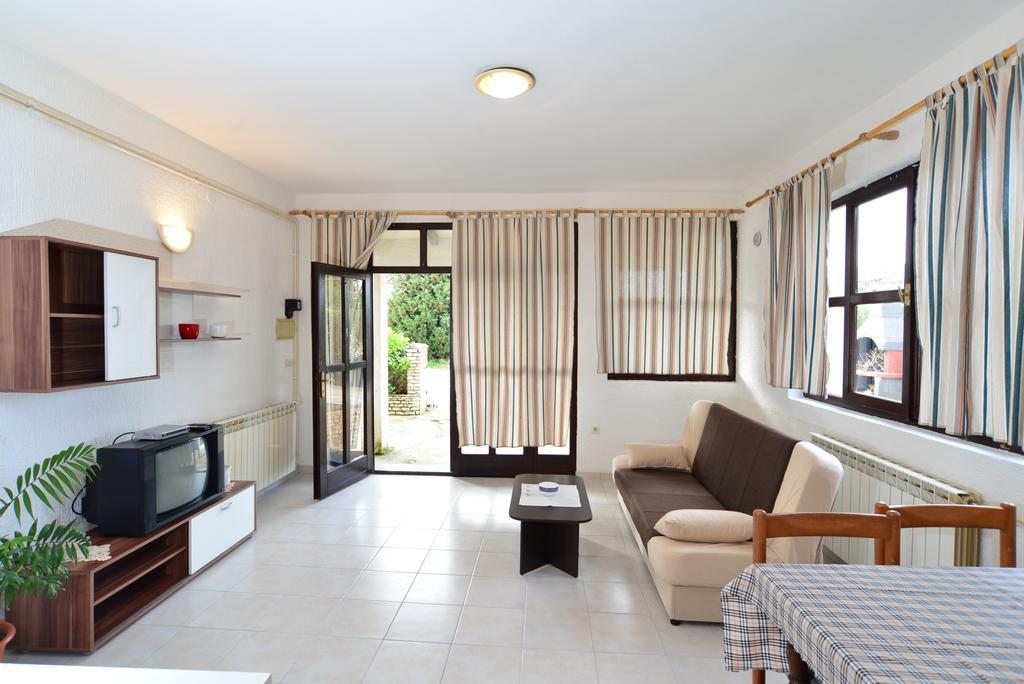 Apartments Elsa 534 Stinjan Luaran gambar