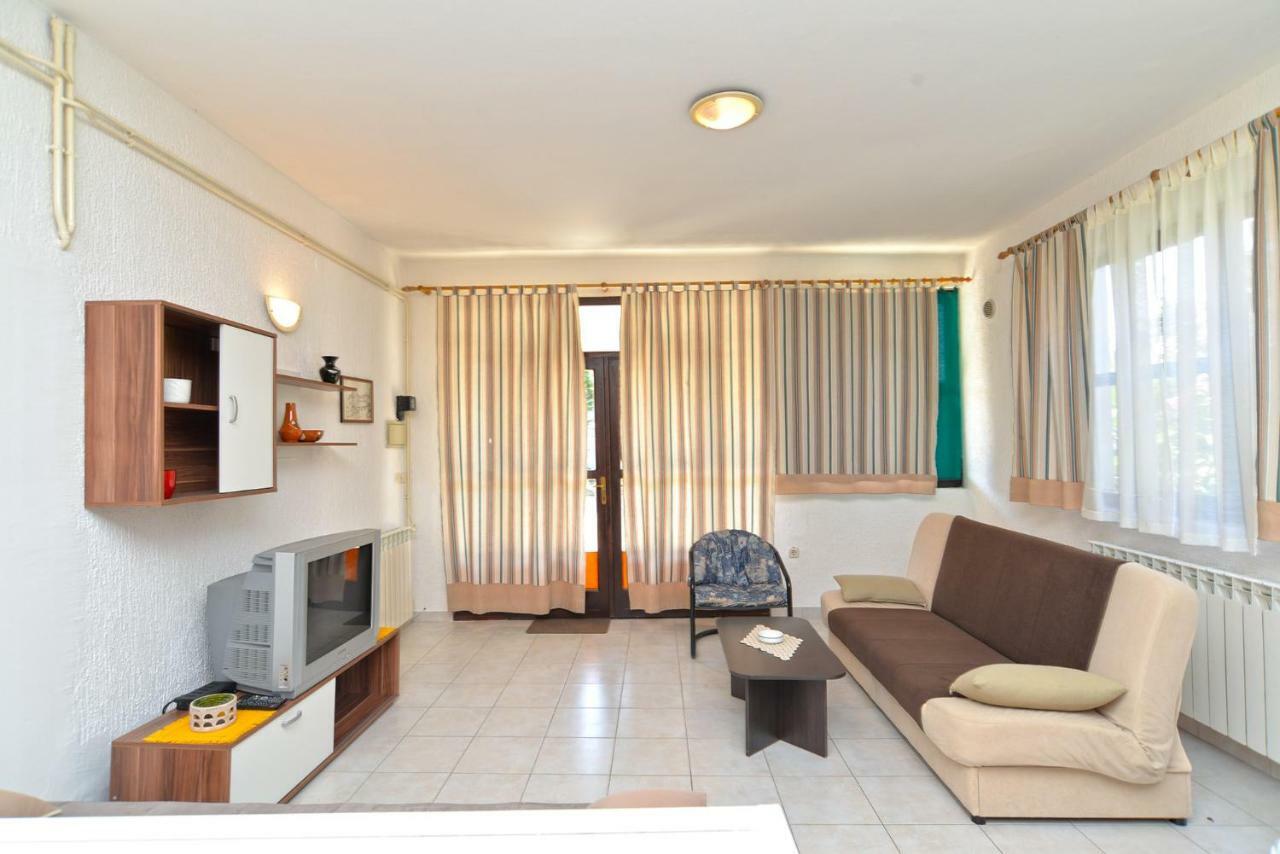 Apartments Elsa 534 Stinjan Luaran gambar