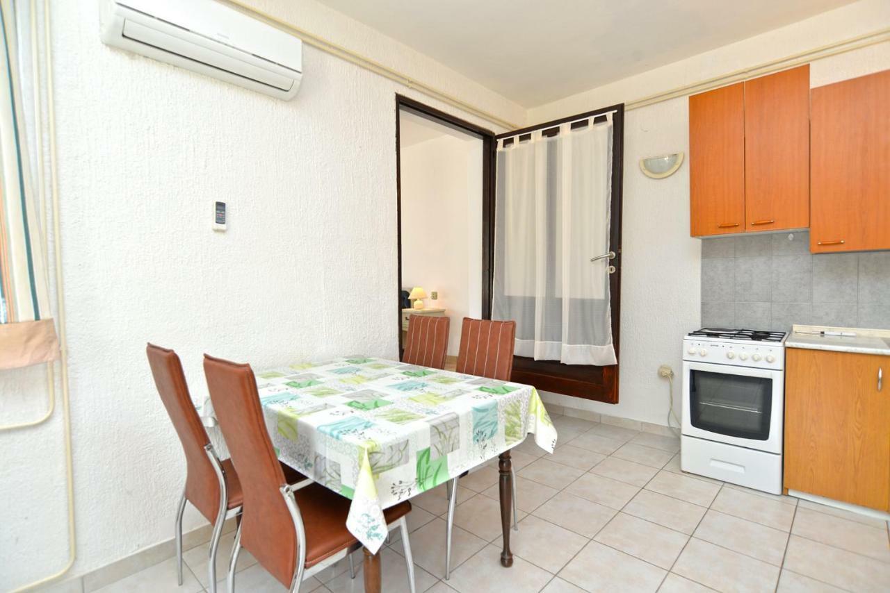 Apartments Elsa 534 Stinjan Luaran gambar