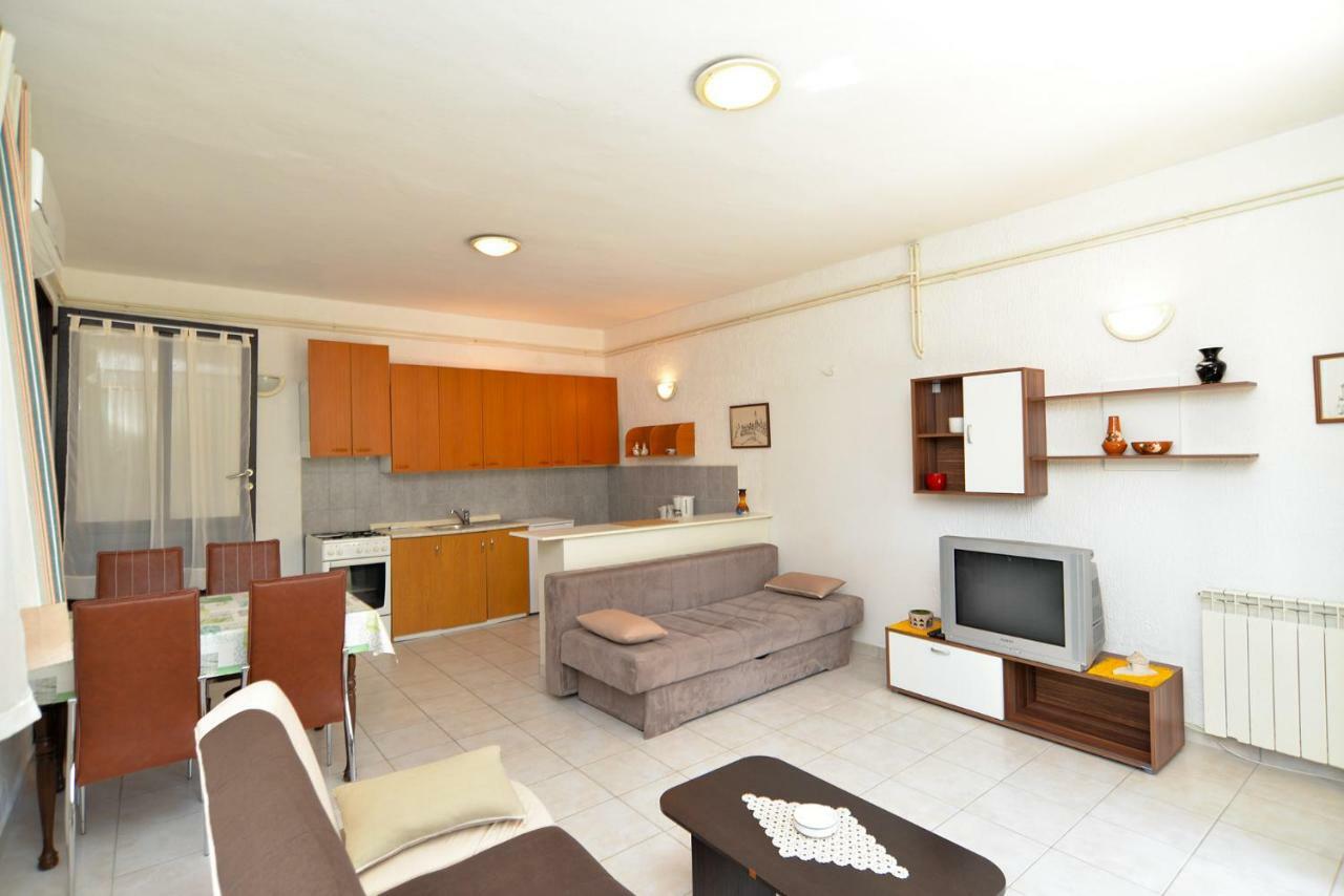 Apartments Elsa 534 Stinjan Luaran gambar